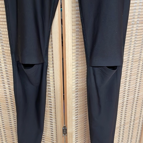 Under armor black leggings - Picture 3 of 8